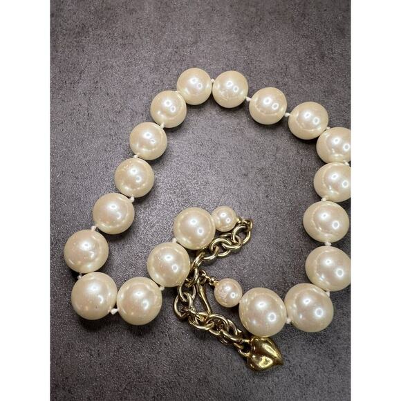 Vntg CAROLEE HAND-KNOTTED FAUX GOLD PEARL NECKLACE Gold Tone CHAIN HEART END - Picture 3 of 12